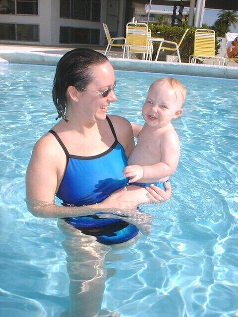 ElijahAndMommyInThePool
