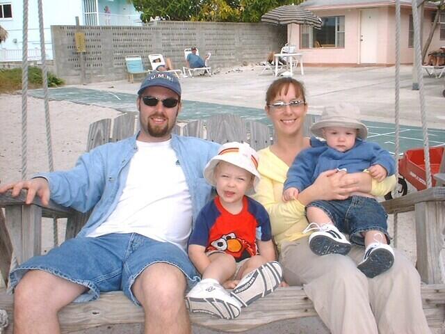 FamilyPhotoOnSwing