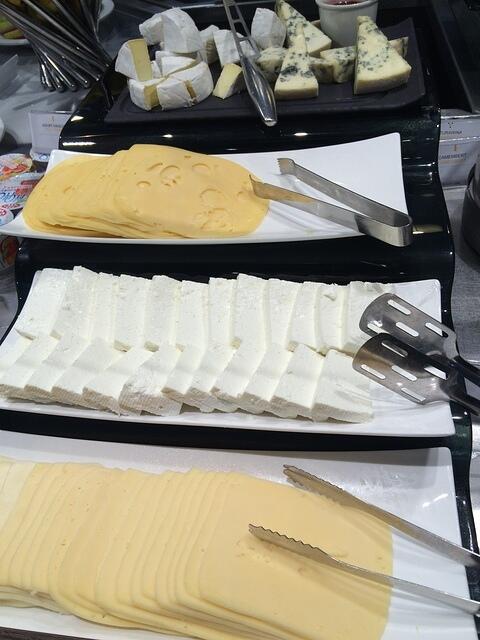 04-breakfast cheeses