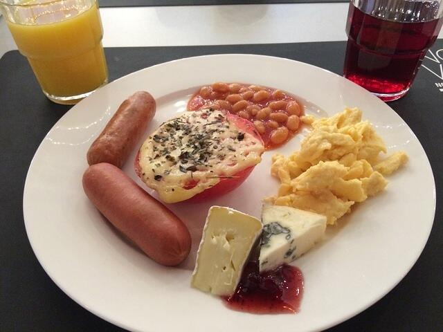 06-my first breakfast