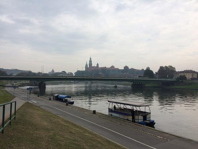 02-Wawel Castle and Vistula River