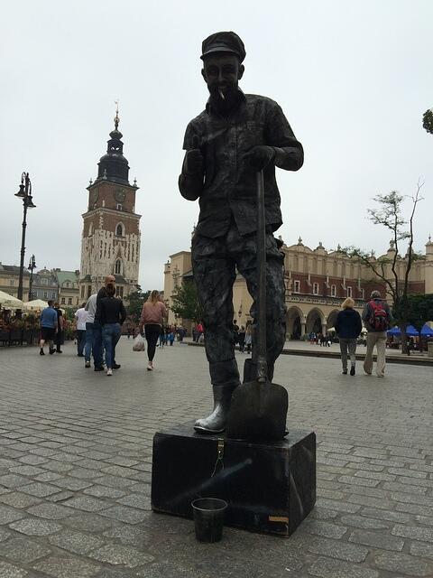 10-street performers