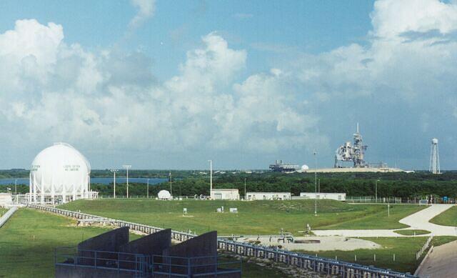 16-SpaceShuttlePadBFromPadASurface
