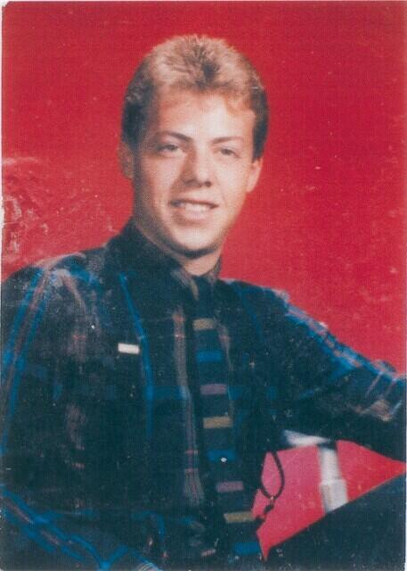 1987-09-Portrait-Kurt12thGradeAge17-SchoolYear1987-1988