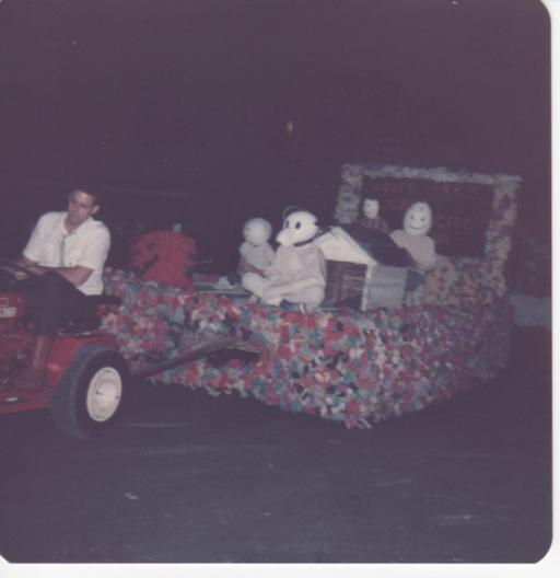 Mackinaw Halloween Parade 004