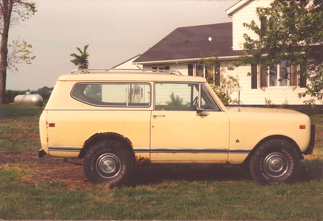 2 - 1976 IH Scout II