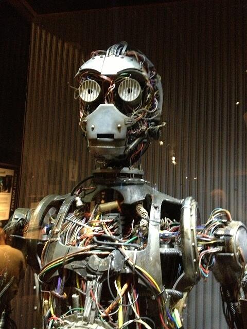 21 - naked c3po prop