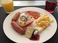 06-my first breakfast