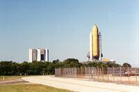 02-SpaceShuttleRolloutToThePad